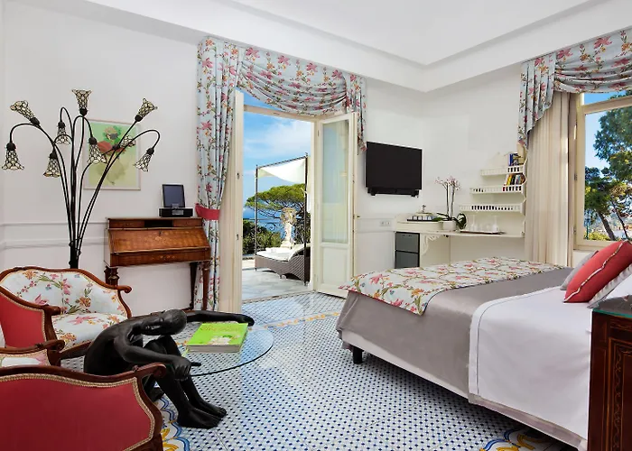 ラグジュアリー エクセルシオール パルコ ホテル カプリ