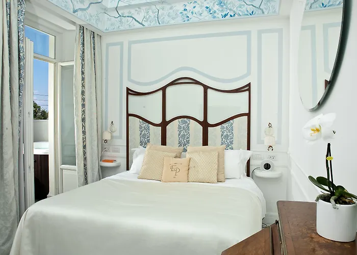 ラグジュアリー エクセルシオール パルコ ホテル カプリ