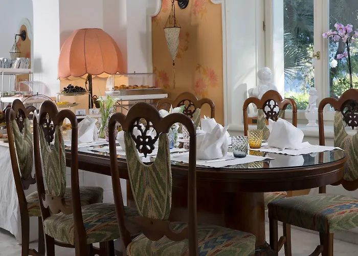 ラグジュアリー エクセルシオール パルコ ホテル カプリ