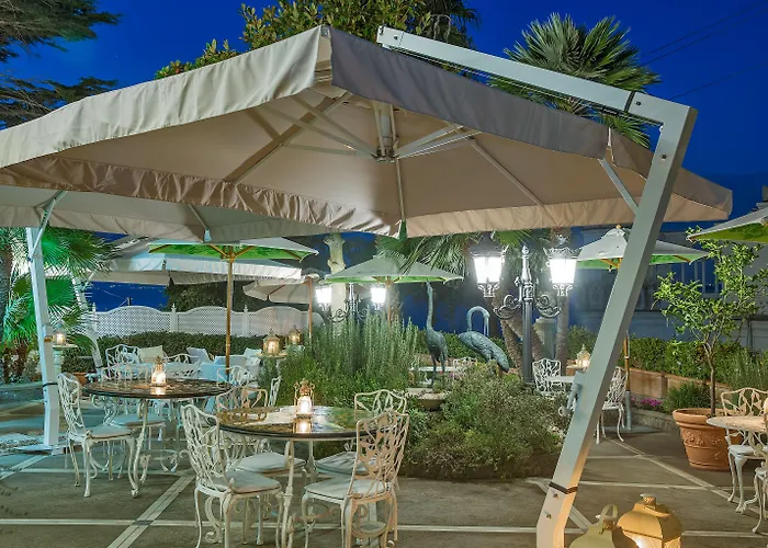 ラグジュアリー エクセルシオール パルコ 5* カプリ