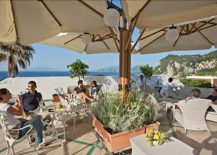 ラグジュアリー エクセルシオール パルコ ホテル カプリ